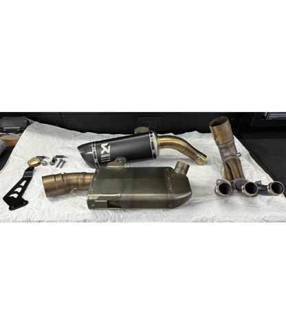 AKRAPOVIC EXHAUST COMPLETE WITH COLLECTORS ORIGINAL USED YAMAHA MT-09 2021 2023