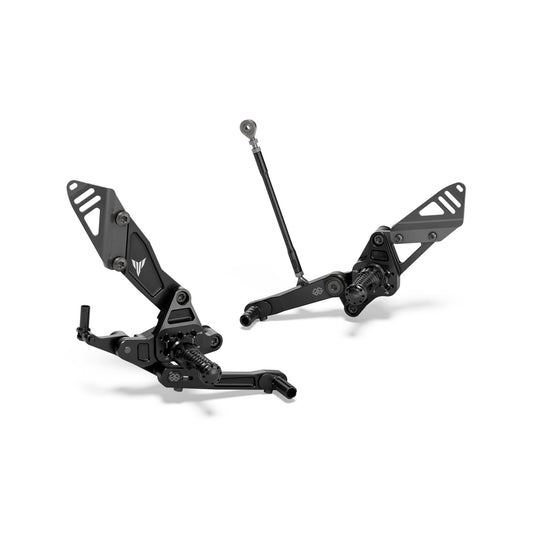 Estribo trasero MT-07 2025 B4C-FRSET-10-00